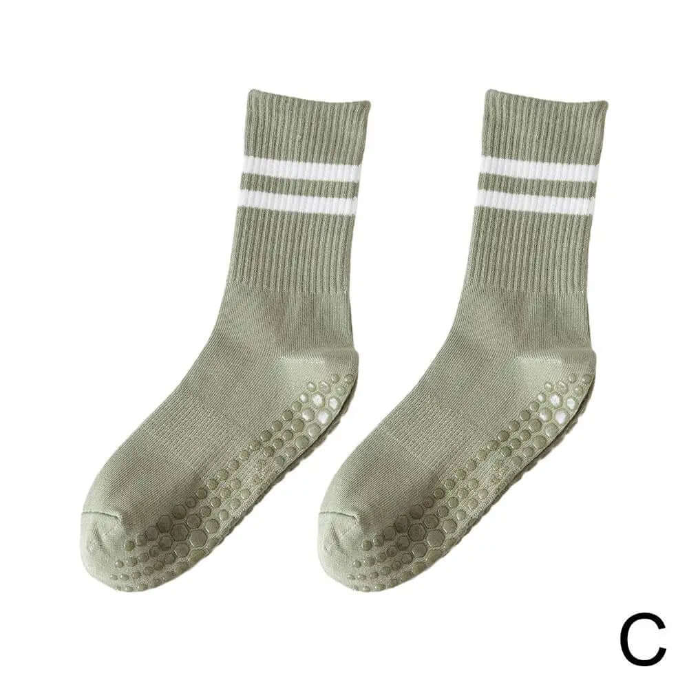 Non-Slip Sports Socks – Cotton Grip for Yoga & Fitness - Viva Bella