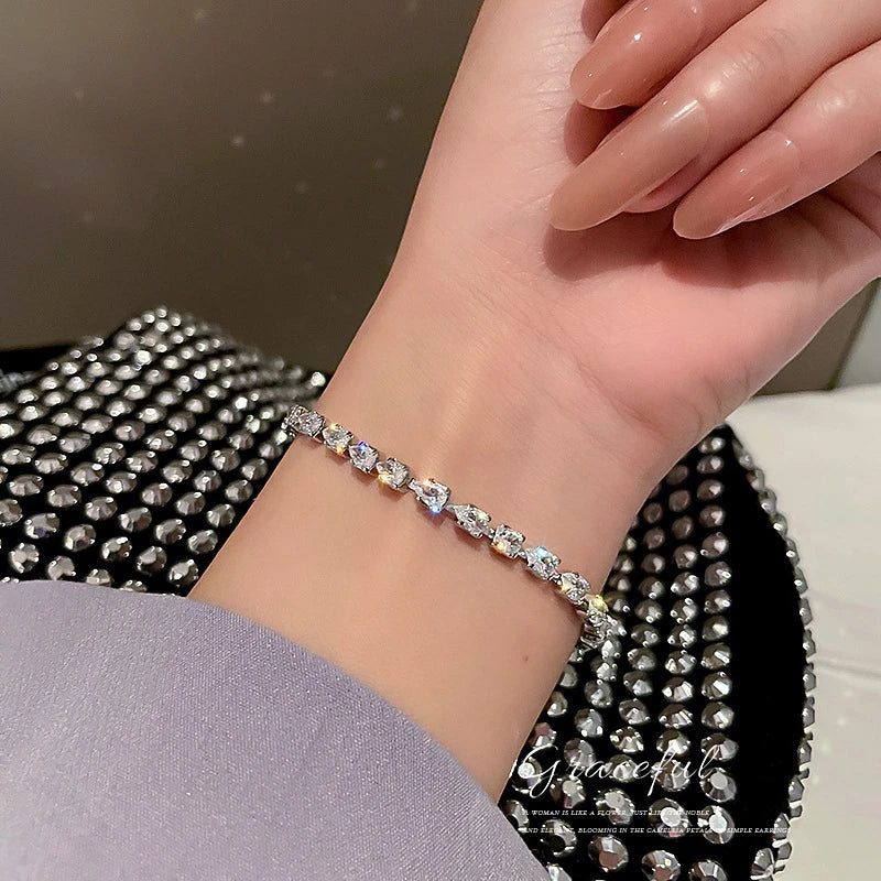 Fashion Droplet Shape Zircon Bracelet - Viva Bella